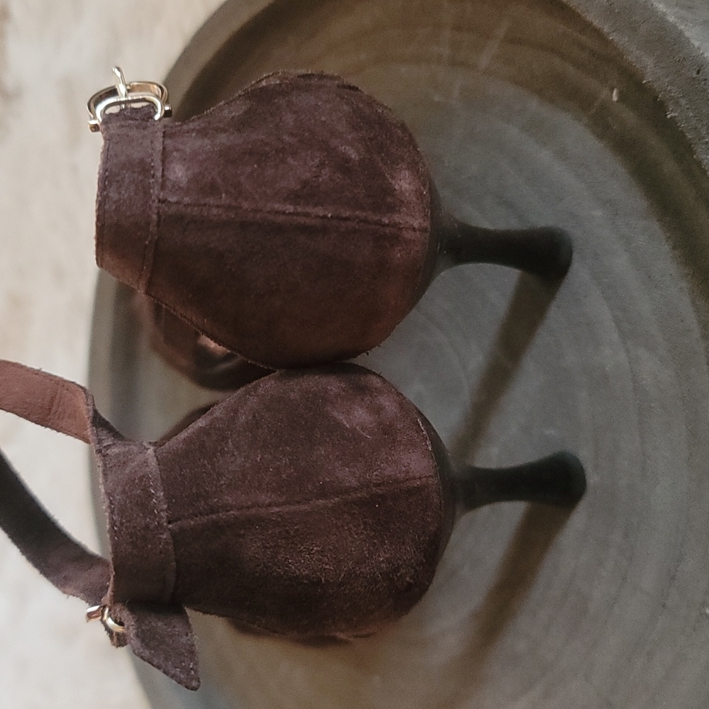 AUTHENTIC Salvatore Ferragamo Suede heels - Picture 3 of 7